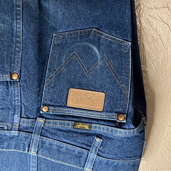 Wranglers - Heavy Starch - Picture 2 of 8